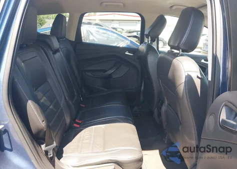 2018 Ford Escape Titanium z USA, uszkodzony, nr VIN 1FMCU9J93JUC80098